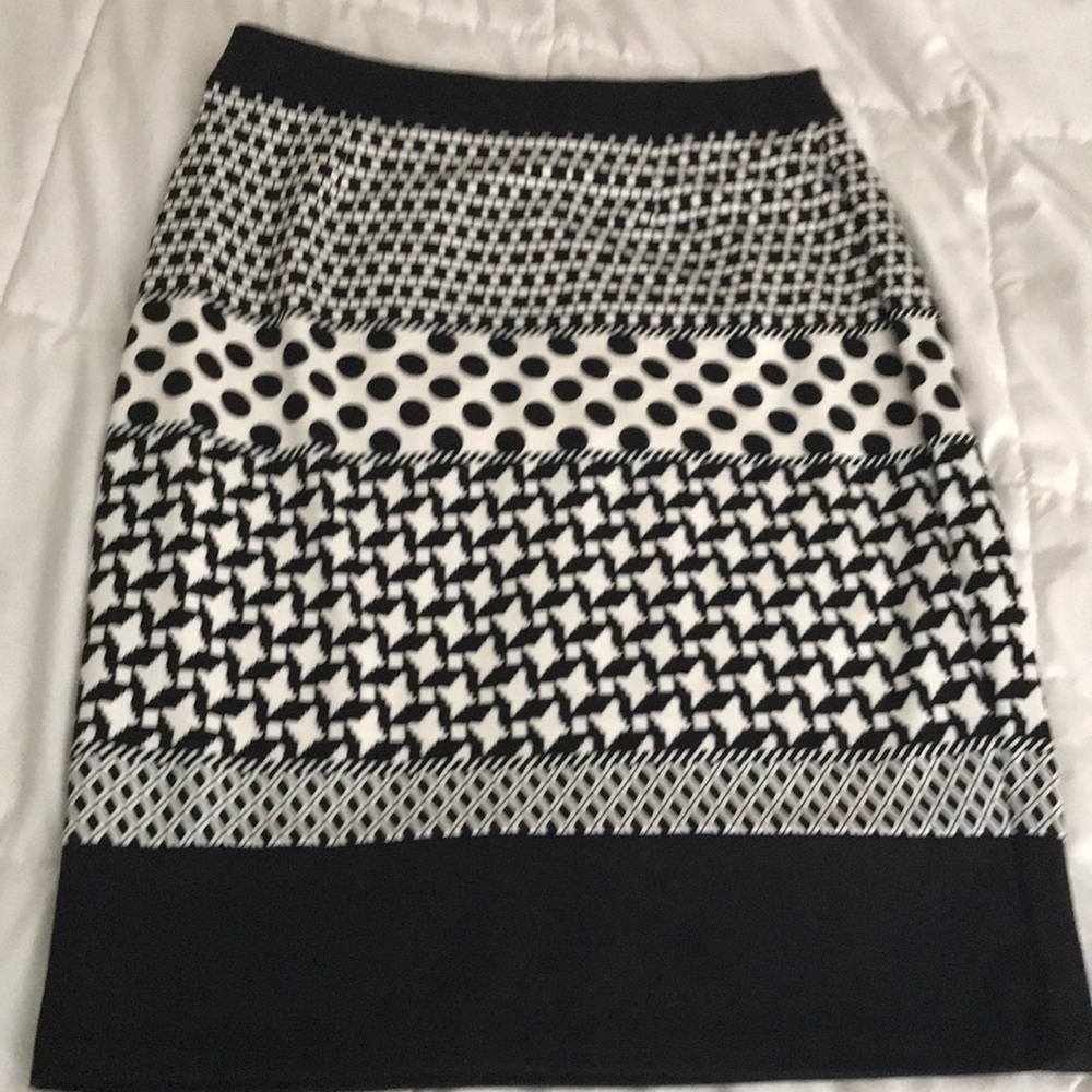 Pencil skirt/5% Spandex